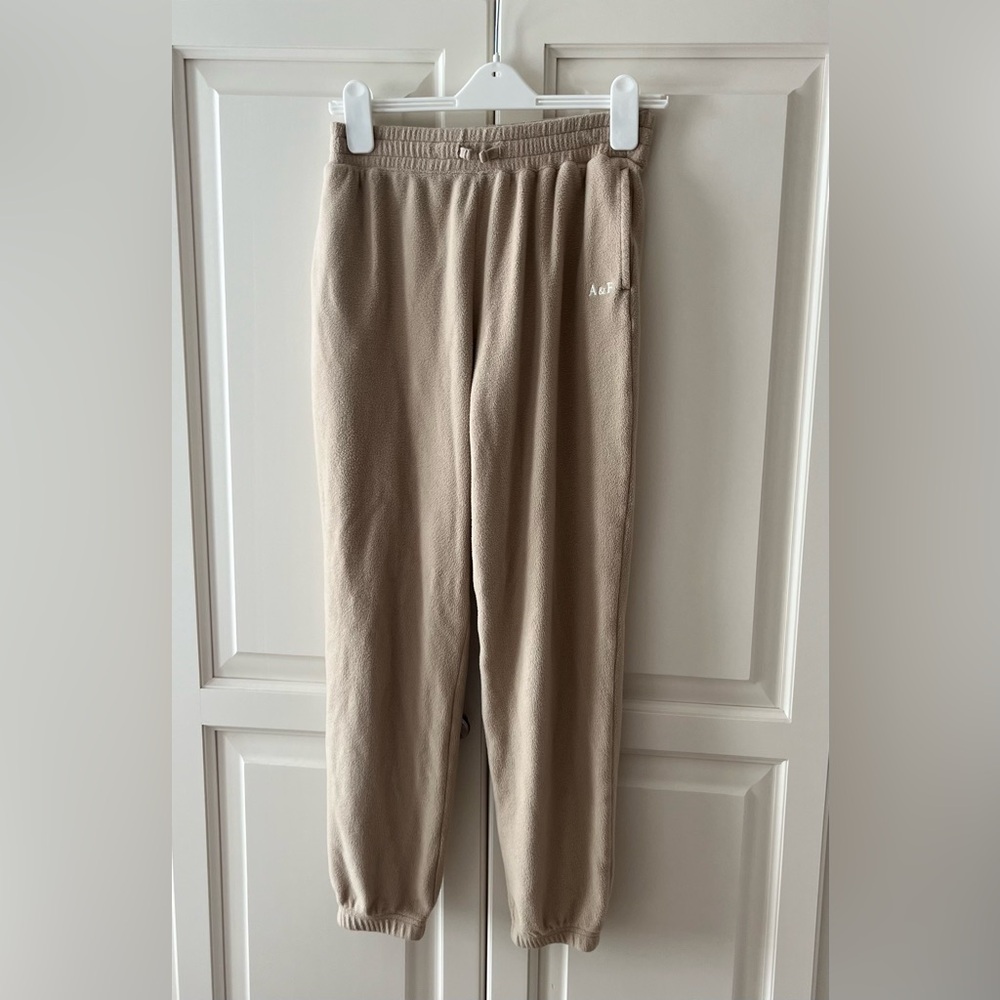 Fleece Abercrombie kids sweatpants size 15/16